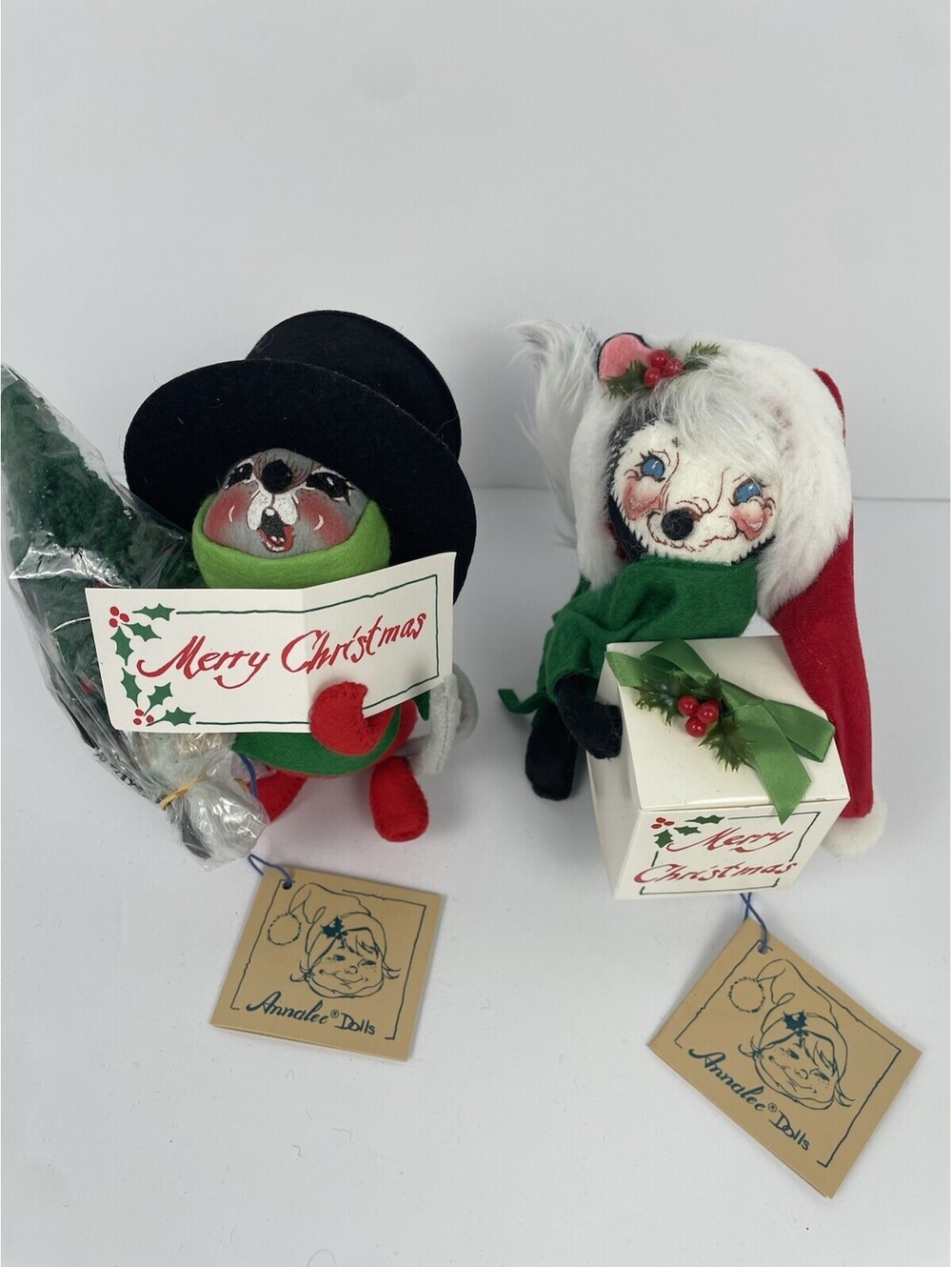 Lot of 2 Annalee Christmas Dolls Skunk With Gift Mouse Caroler With Tags